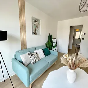 la-douceur-roannaise-parking-prive-proche-gare.hotels-rhonealpes.com/